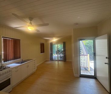 16a Brassey Street, Fairfield, Qld 4103 - Photo 2