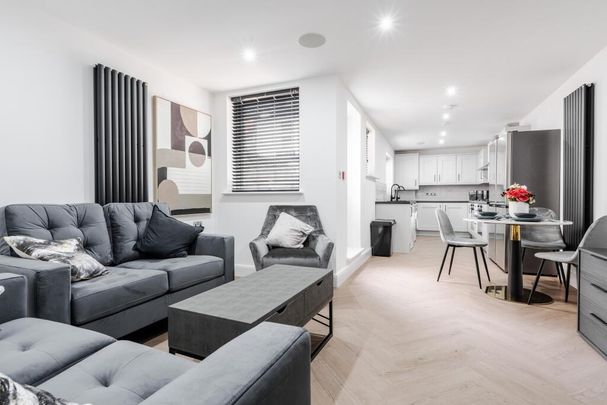 6 bedroom house to rent - Photo 1