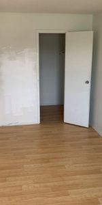 2 CH - 1 SDB - Côte Saint-Luc - $1,695 /mo - Photo 4