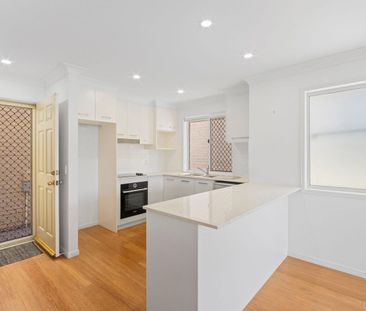 Spacious 2-Bedroom Living in a Quiet Moorooka Complex - Photo 4