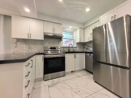 For Lease - 66 May Avenue, East Gwillimbury, Ontario - Photo 5