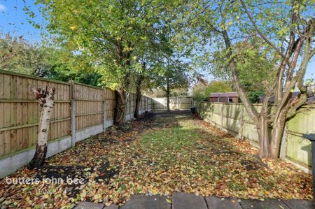 2 bedroom semi-detached house to rent - Photo 3