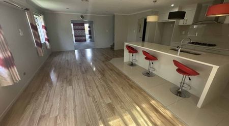 Large family home flat bush - Photo 3