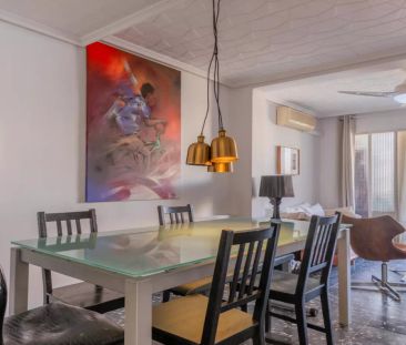 Double bed in 2-bedroom apartment for rent in Cabanyal-Canyamelar - Photo 3