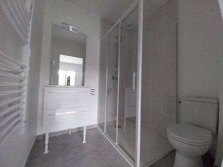 Location Maison 4 Pièces 92 m² - Photo 3