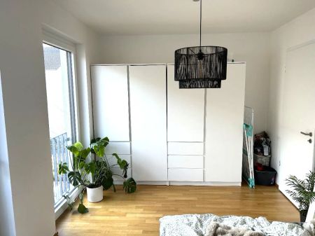 NEUE BAHNSTADT OPLADEN: Neuwertige 2-Zimmer-Wohnung mit Einbauküche und Loggia! - Photo 3