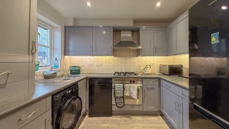 Coopers Court, Hertford - Photo 4