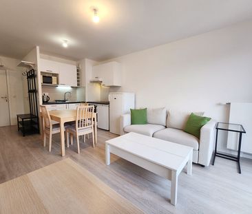 Location Appartement 2 pièces 45m² - Photo 2