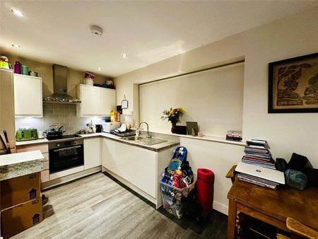 Well-presented one bedroom apartment in Acomb, providing good access to York City Centre, Railway Station and the Outer Ring Road. - Photo 3