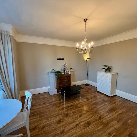 1 Bed Flat, Lynton Road, W3 - Photo 1