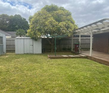 25 Strong Drive, Hampton Park VIC - Photo 2