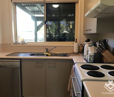 CreLovely Townhouse in Central Thorneside Locationate Listing - Photo 5