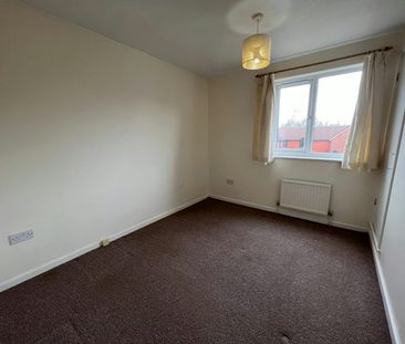 Semi-detached house to rent on - Photo 4