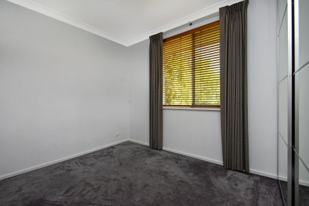 Charming Guildford Home - Photo 4