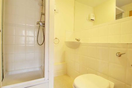 Ovaltine Court, Kings Langley - Photo 5