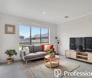 Spacious Modern Family Home - Photo 4