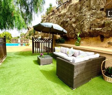 santa_cruz_de_tenerife, Canary Islands 38550 - Photo 2