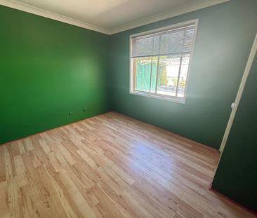 "4 bedroom home in a Convenient Location " - Photo 3