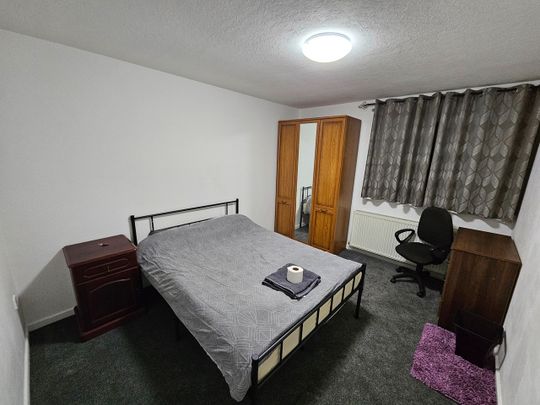 Room in a Shared House, Larches Street, B11 - Photo 1
