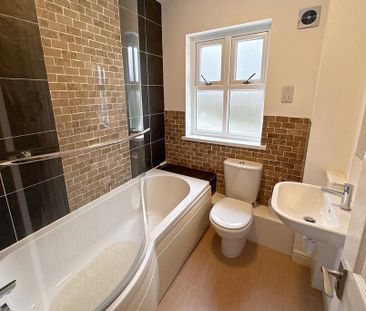 2 bedroom semi-detached house to rent - Photo 6