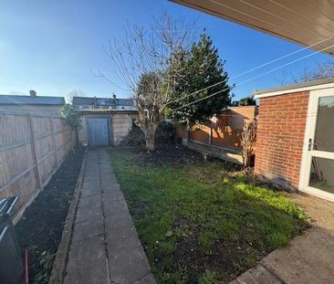 3 bedroom terraced house to rent - Photo 3