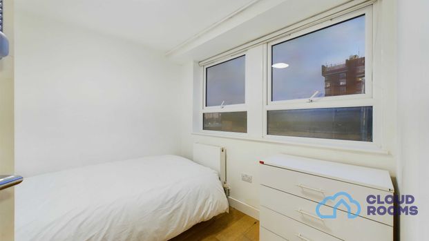 RM2 Eastmead | Farnborough | GU14 7SA - Photo 1