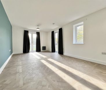 Sienna Villas, Hyde - Photo 1