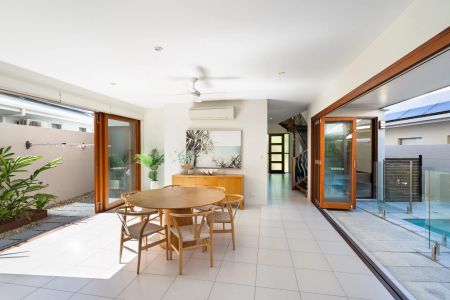 Contemporary Coastal Home for Rent – Oceans Edge Estate - Photo 3