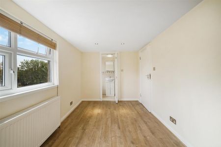 4 bedroom semi-detached house to rent - Photo 4