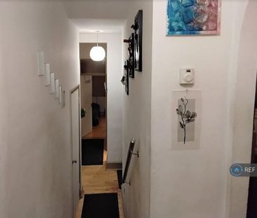 1 bedroom in a flat share to rent - Photo 6