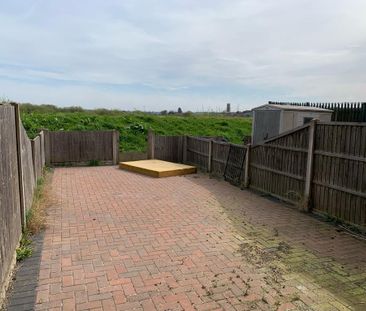 1 bedroom property with land to rent - Photo 3
