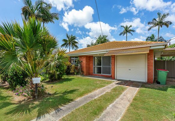 16 Bluegum Avenue, Hollywell QLD 4216 - House For Rent | Domain - Photo 1
