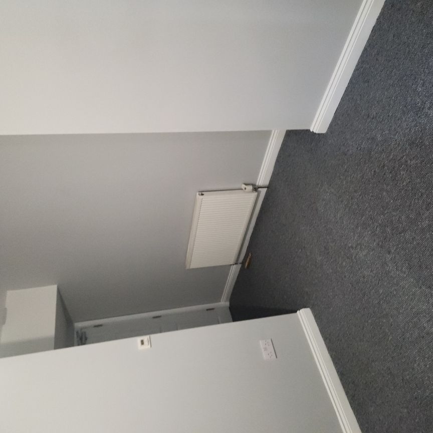 WF6, Normanton - Photo 1