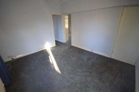 3 bedroom flat to rent - Photo 5
