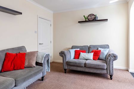 Room 1 - Photo 2