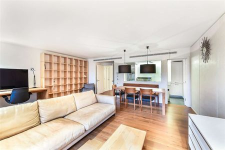 This exceptional two bedroom apartment is situated in the sought after development of Coleridge Gardens. - Photo 3