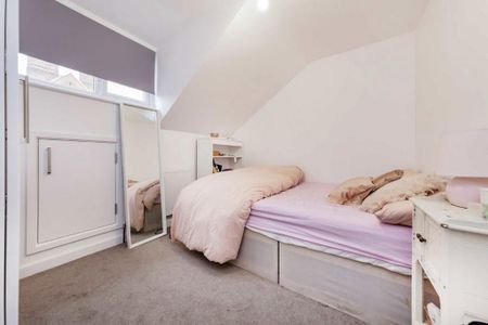 4 bedroom flat to rent - Photo 4