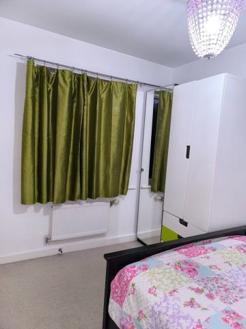 Room in a Shared House, Liverpool Street, M6 - Photo 3
