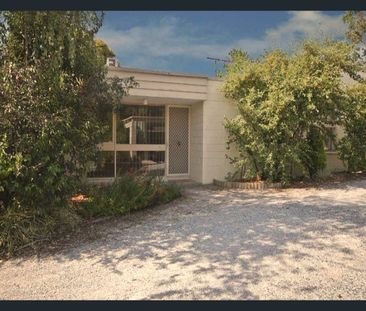 Two bedroom unit in Bayswater - Photo 4