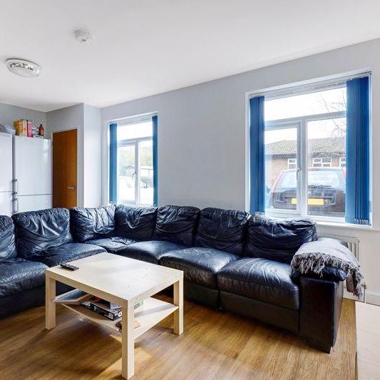 6 bedroom terraced house to rent - Photo 1