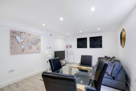 3 bedroom apartment to rent - Photo 4