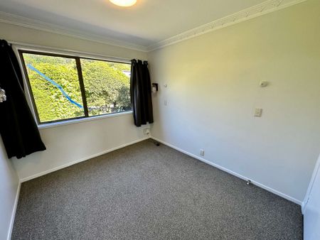 2 Bedroom Epsom - Photo 2