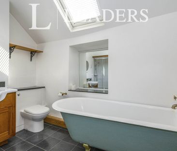 3 bedroom detached to rent Manor Lodge Road, Rowlands Castle - Photo 1