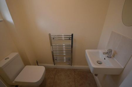 4 bedroom detached house to rent - Photo 5