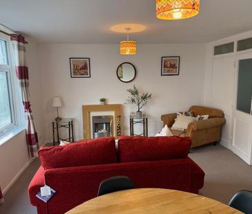 2 bedroom flat to rent - Photo 2