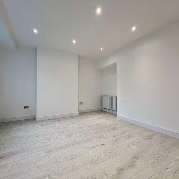 Birchmead Avenue, Pinner, HA5 - Photo 1