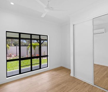 Modern 4-Bedroom Family Home – Clifton Beach - Photo 2