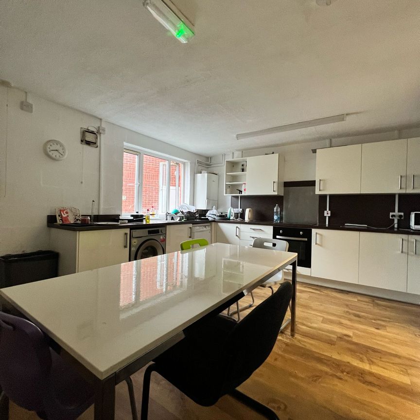 Flat 3 Raddlebarn Court Room 7 - Photo 1