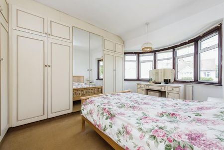 4 bedroom semi-detached house to rent - Photo 2