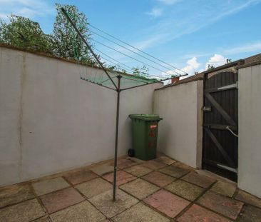 1 bedroom in a house share to rent - Photo 6